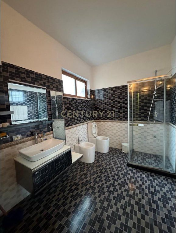 3-storey villa for sale in Dergut, Shkoder 275,000 €