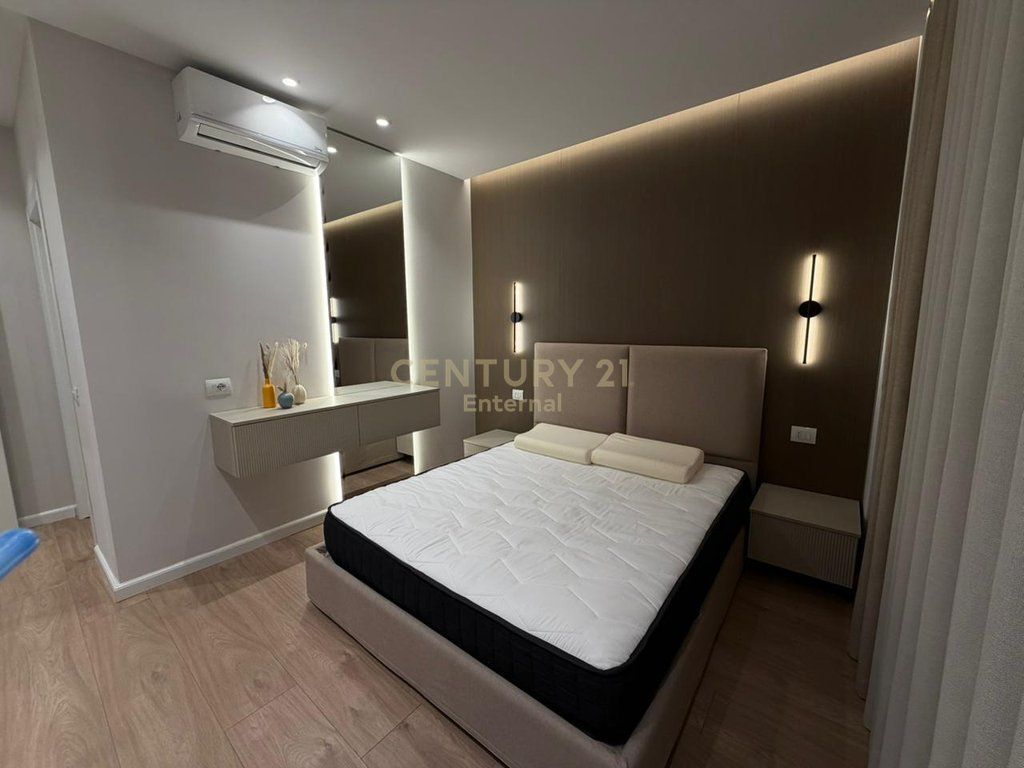 Apartament luksoz 2+1+2 me qira tek Golden Tower, Mine Peza