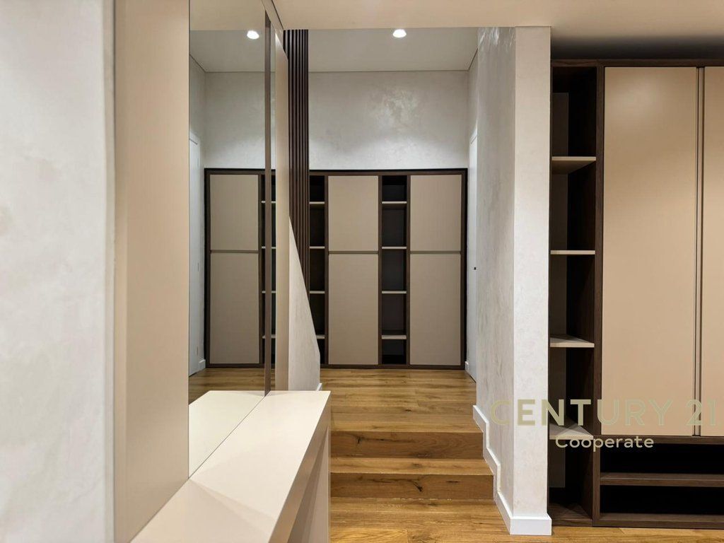 SHESIM VILË LUKSOZE NË LONG HILL RESIDENCE 1,600,000 €