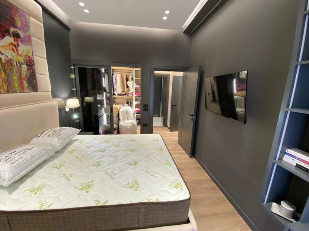 Apart 1+1 for rent at Tirana Garden Building