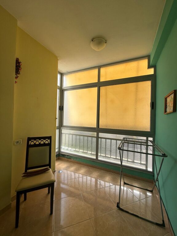 Apartament 2+1, Astir!