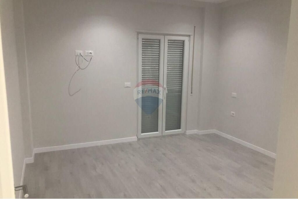 Building - For Rent - Kodra e Priftit, Tirana