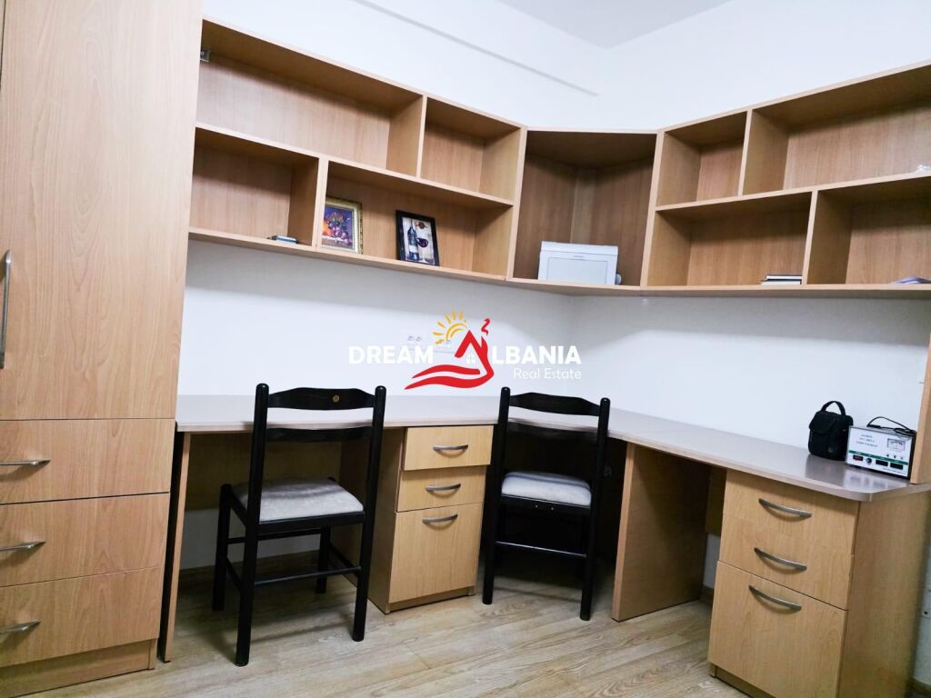 For rent apartment 4+1+2 on Durres street near Qemal Stafa high school (ID 4239090)