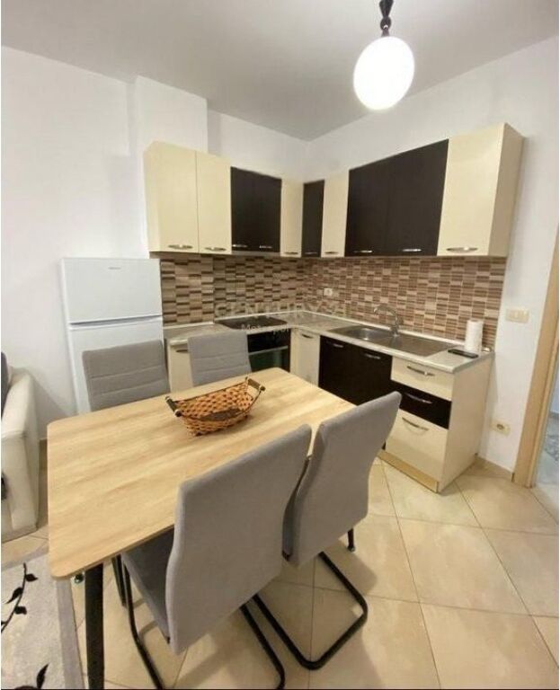 Apartament 2+1 me Qira pranë Hotel Marinaj, Astir