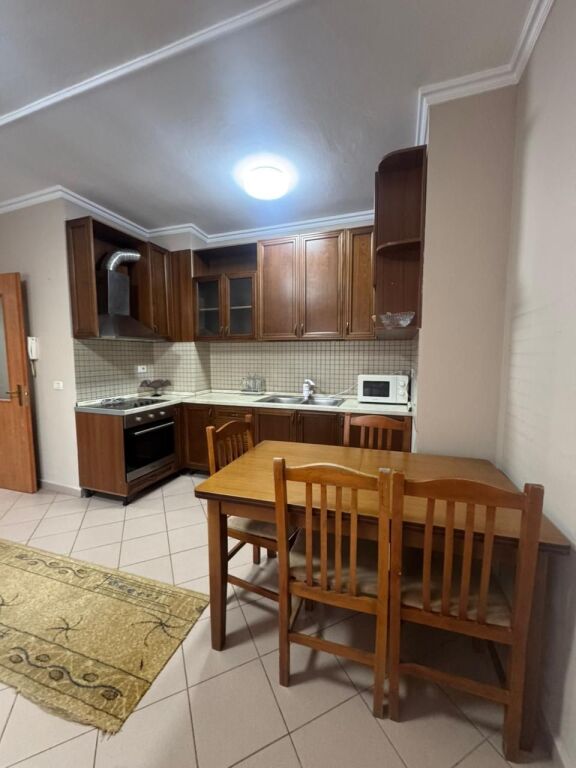 🏠JEPET ME QIRA Apartament 1+1 📍Rruga e Bogdaneve  🏢Kati i 5, me ashensor 📐Sip: 62 m² 💶Cmimi: 55.000 Leke/Muaj - Widok 3