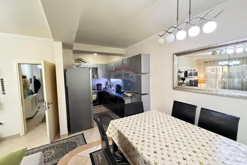 Apartament - Për Shitje - Libri Universitar, Tiranë