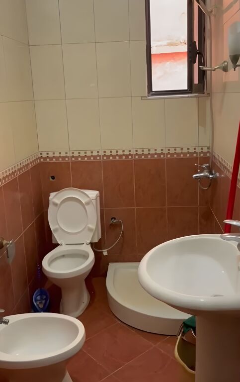 Selitë e vogël (near the food market) - Apartment 2+1 for rent !