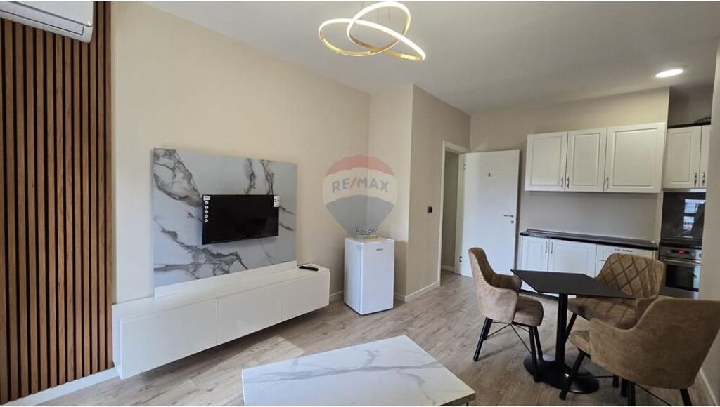 🏡 Apartament 2+1 me Qira – Qendër, Sheshi Skënderbej