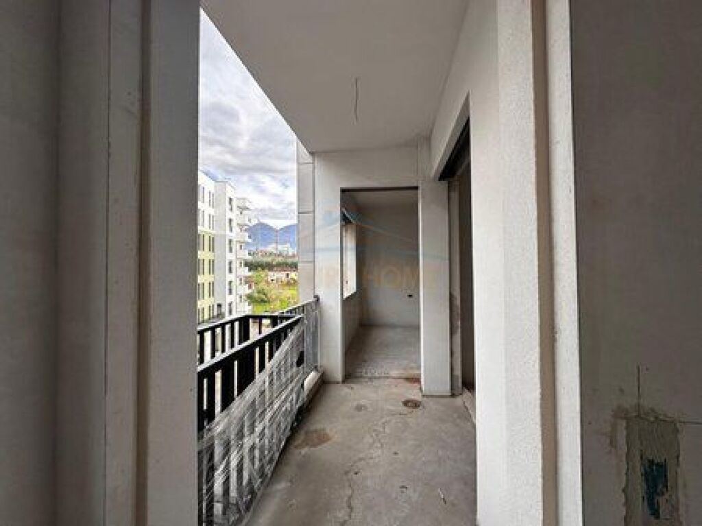 Shitet, Apartament 2+1, Paskuqan