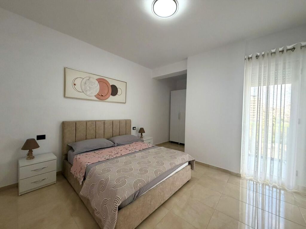 Appartamento 2+1 in Affitto a Lungo Termine - Centro, vicino Hotel Partner, Vlore