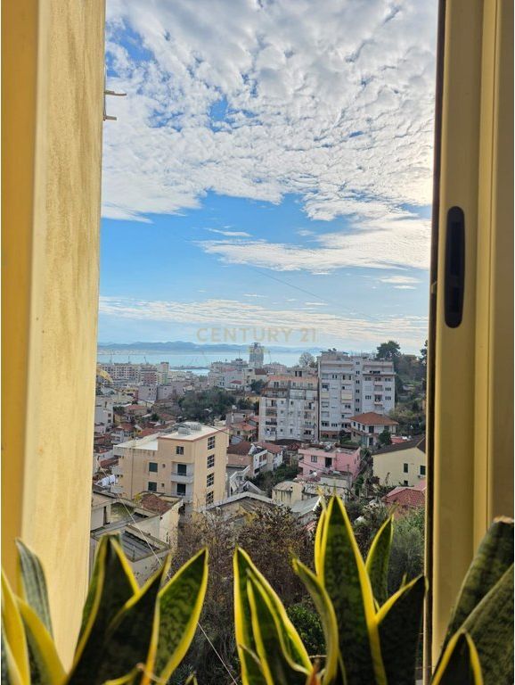 APARTMENT 1+1 FOR SALE NEAR THE VILA SE ZOGUT !