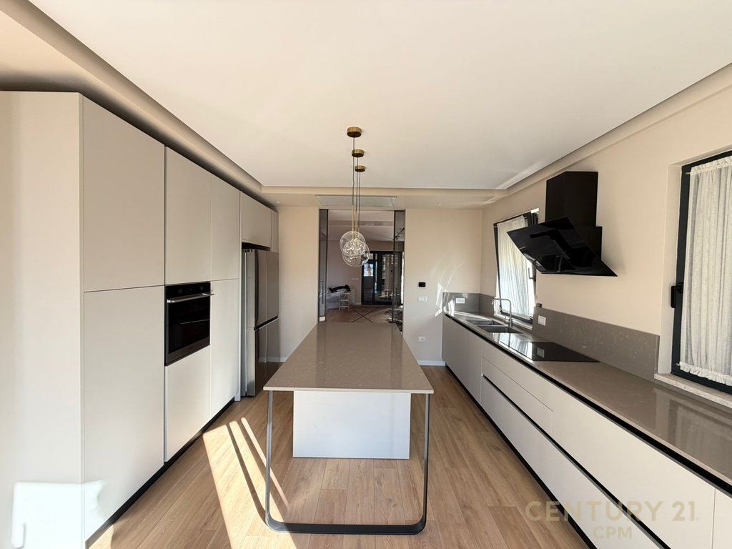 Modern villas for rent at the Tuscany residence