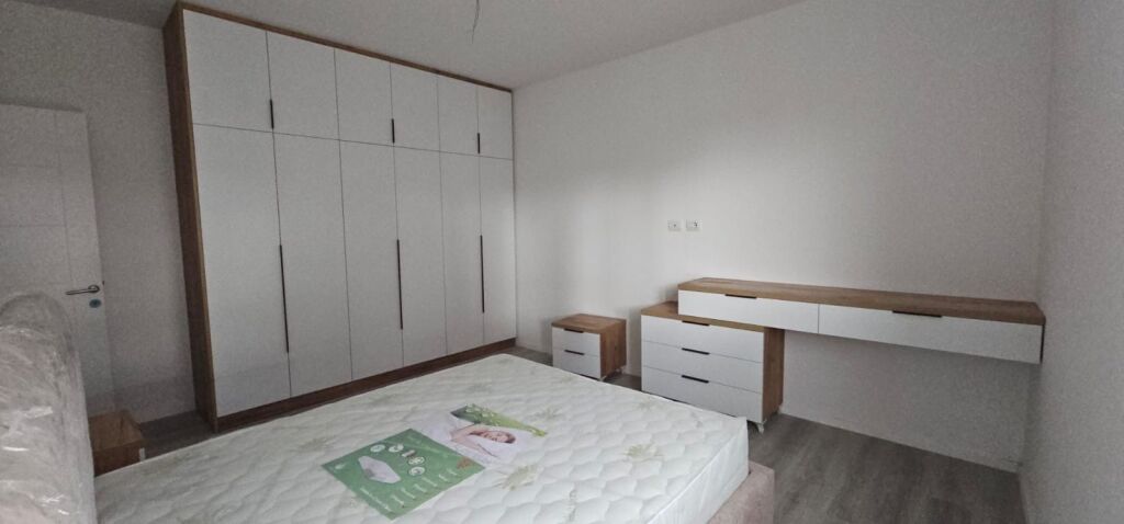 👉 Jepet me qira apartament 2+1 📍 Paskuqan ✨ I pabanuar më parë 🏢 Kati 4 me ashensor  💶 Çmimi: 500€ / muaj  