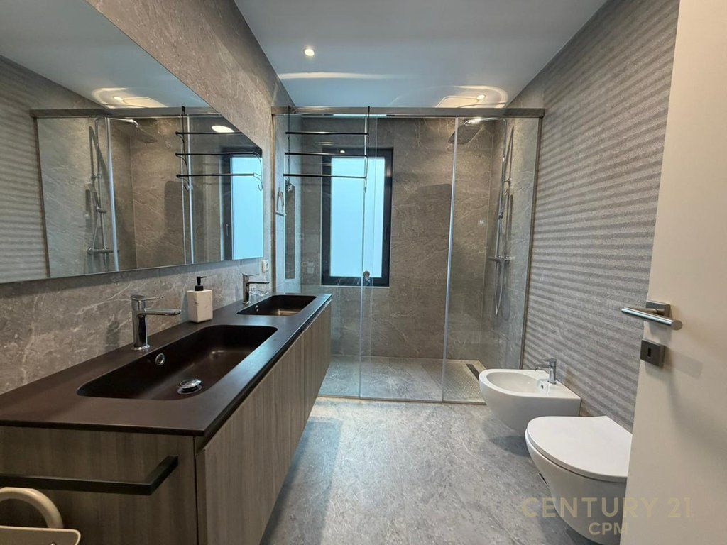 Modern villas for rent at the Tuscany residence