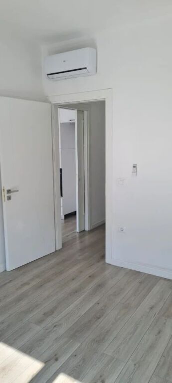 UFFICIO IN AFFITTO 64M2 PORCELAN