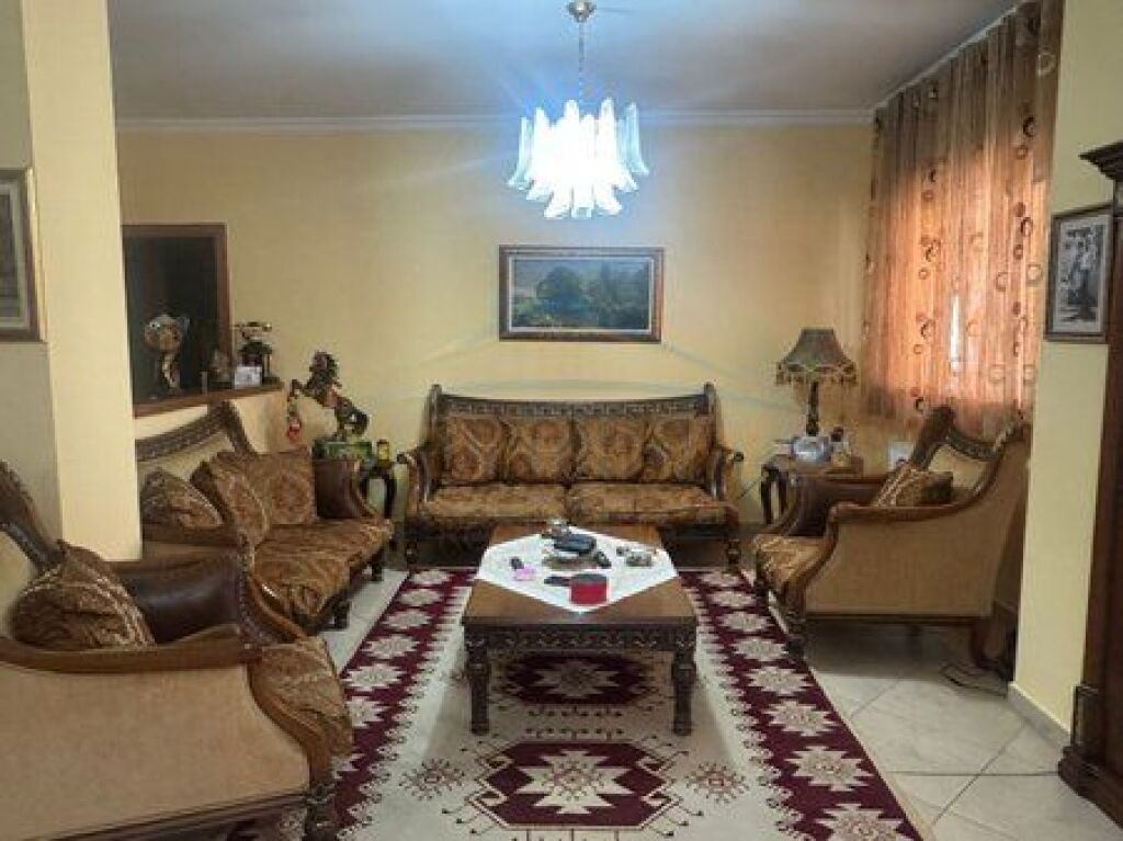 In vendita, Appartamento 2+1+2, Comune di Parigi, Tirana