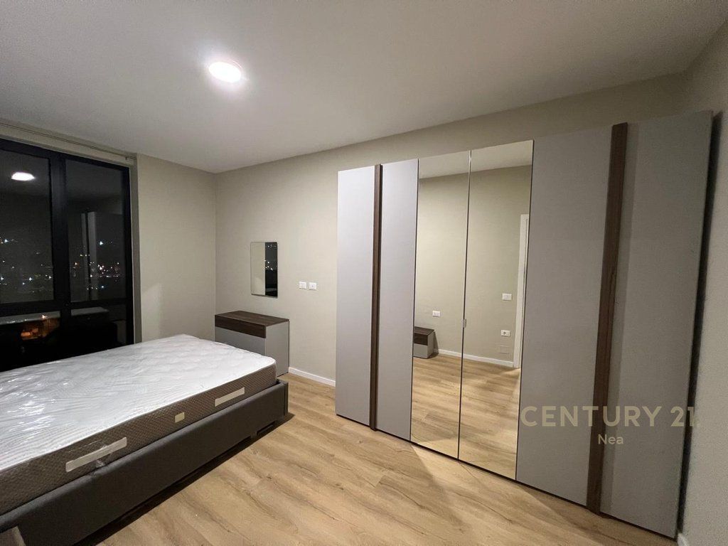 SHITET APARTAMENT 2+1 TEK BULEVARDI I RI