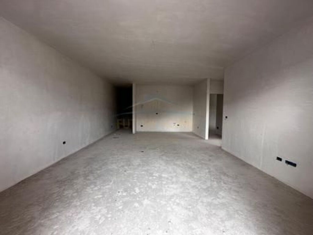 In vendita, Appartamento 3+1+2, Paskuqan