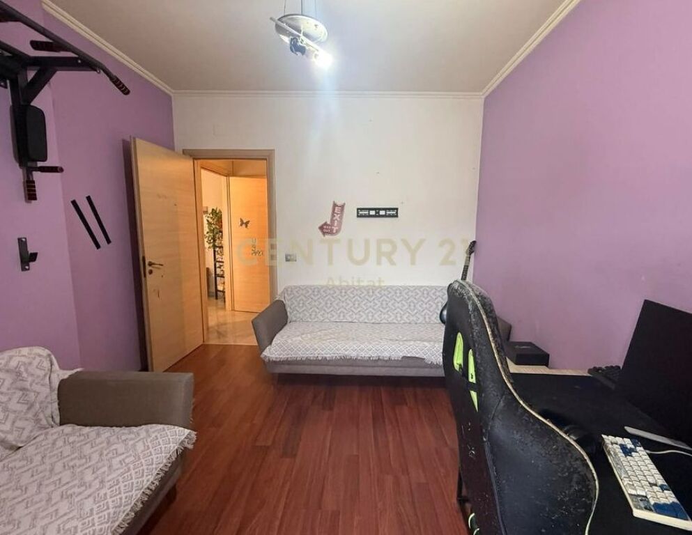 SHITET APARTAMENT 2+1+1 NE ZONEN E OXHAKUT