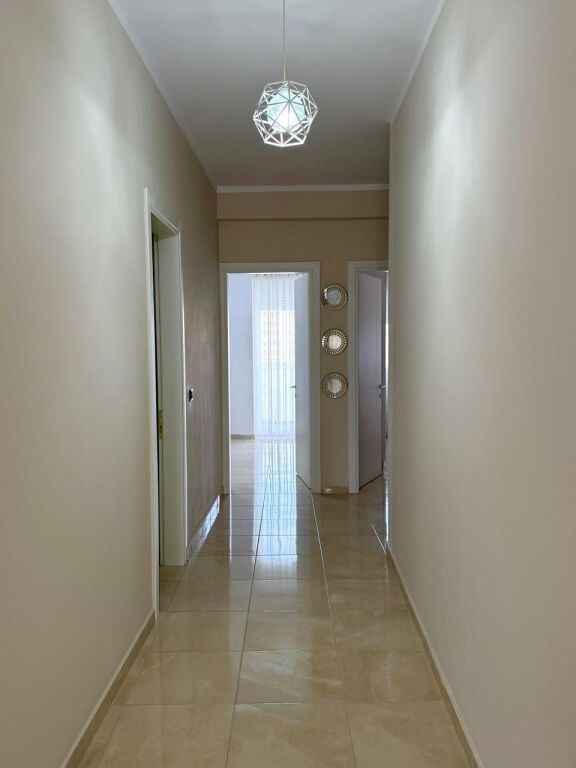 Appartamento 2+1 in Affitto a Lungo Termine - Centro, vicino Hotel Partner, Vlore