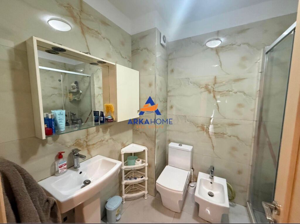 SHITET APARTAMENT 3+1+VERANDË "TE KOPSHTI BOTANIK" 335.000 EURO