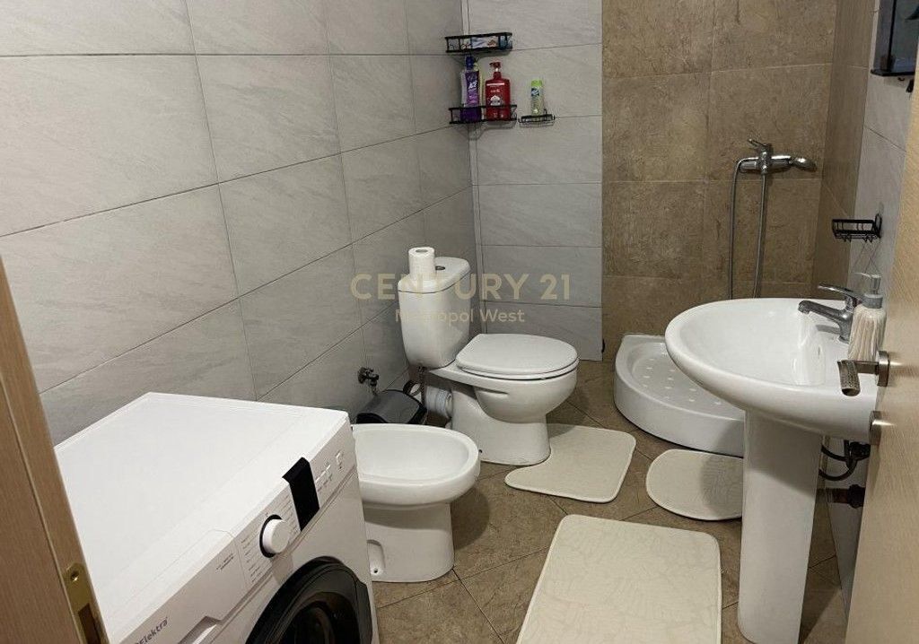 Apartament 2+1 me Qira pranë Hotel Marinaj, Astir