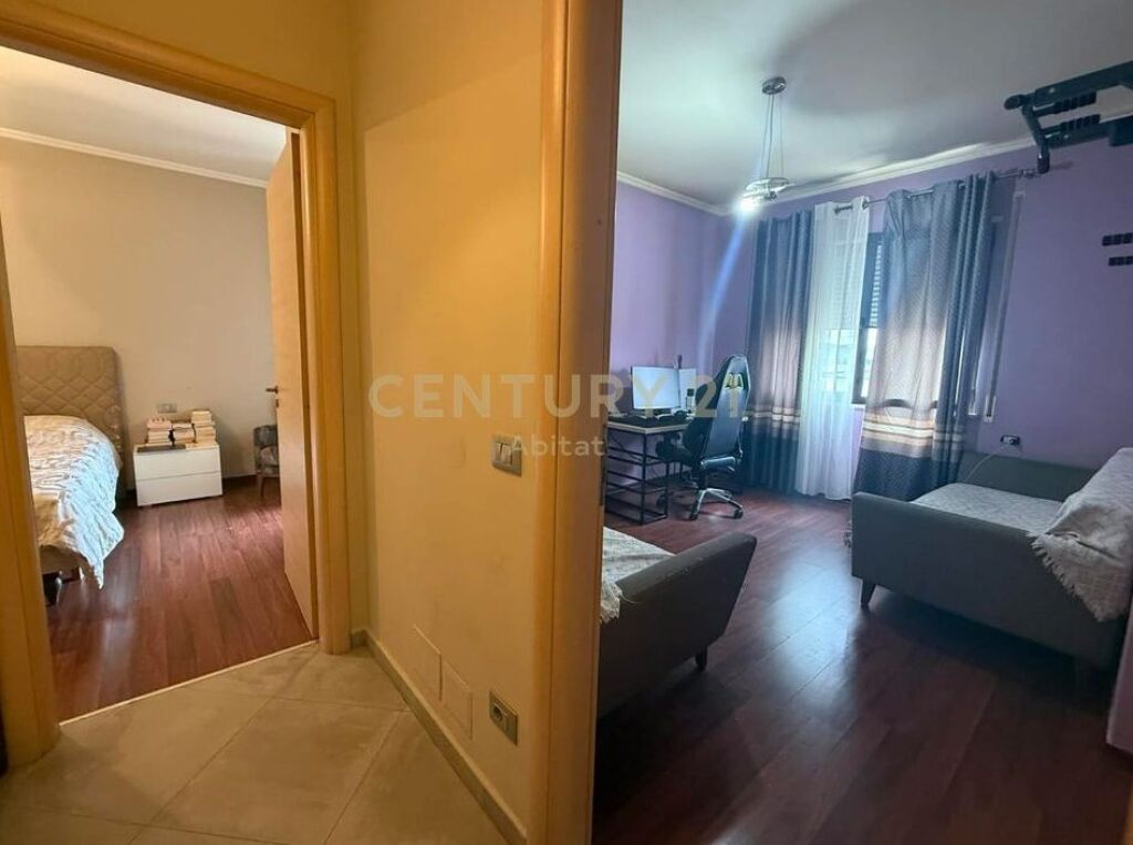 SHITET APARTAMENT 2+1+1 NE ZONEN E OXHAKUT
