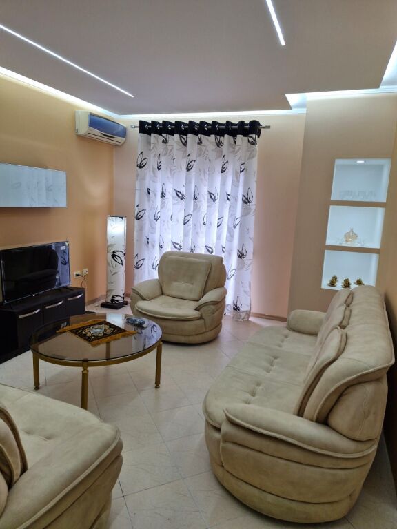 Apartament 2+1 me qira – Rr. e Kosovareve, pranë Liqenit Artificial !