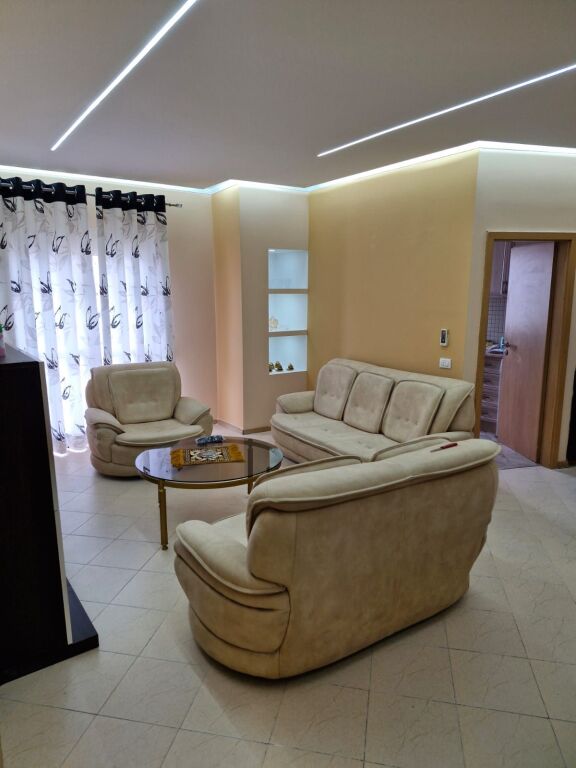 Apartament 2+1 me qira – Rr. e Kosovareve, pranë Liqenit Artificial !