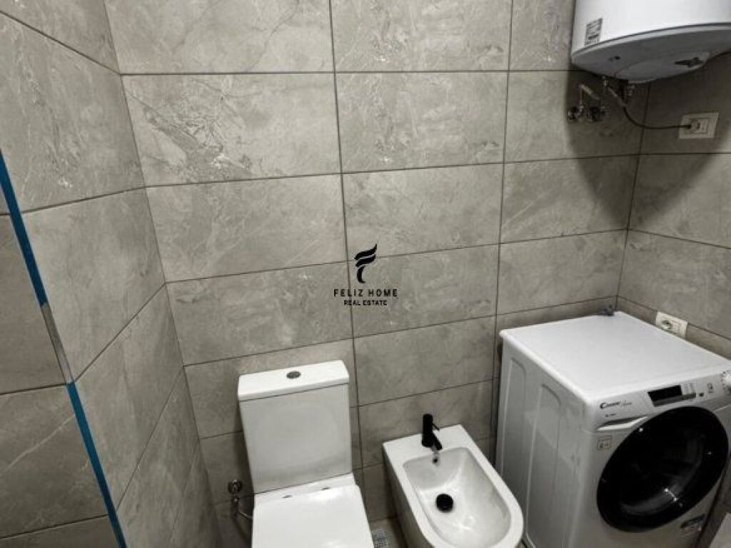 UFFICIO IN AFFITTO 64 M2 BRRYL 50.000 LEKE FH-66555