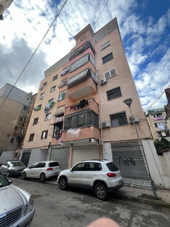 Monolocale di 48m2 in vendita, possibilità di conversione in 1+1.
