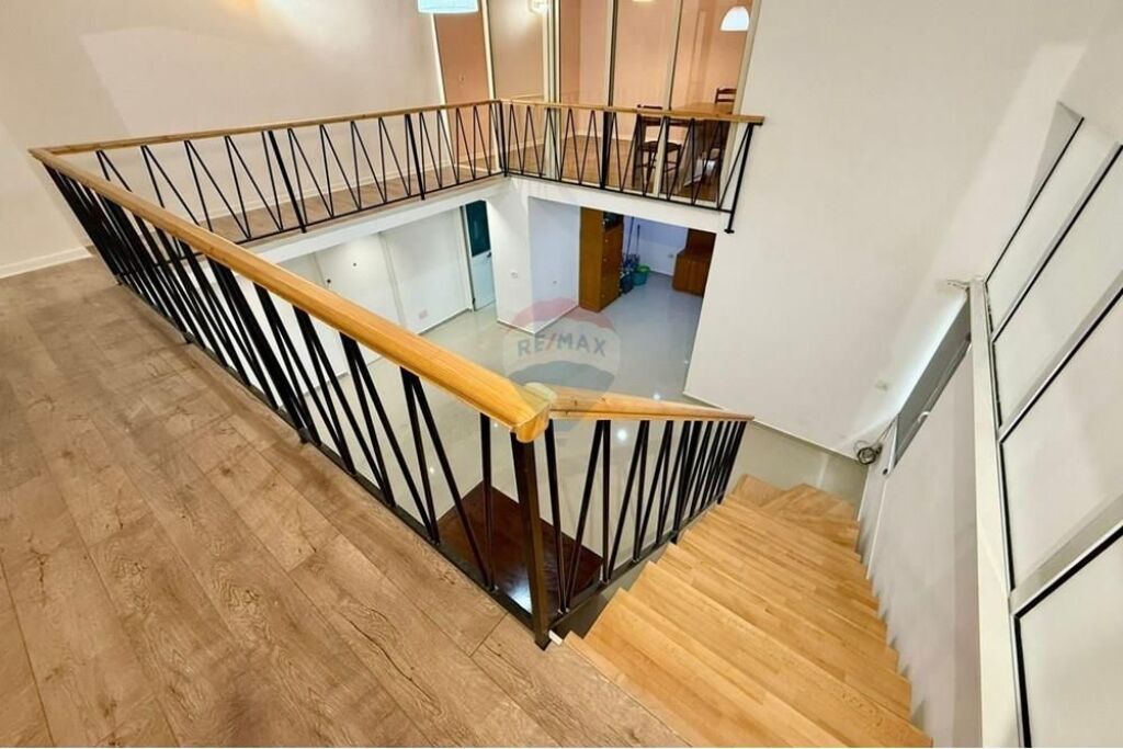 Duplex 3+1 me qera Fresku