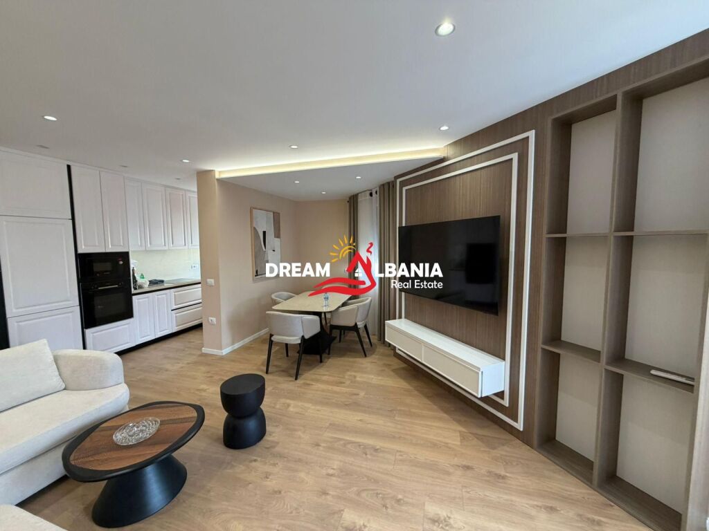 Super apartment 2+1+2 and garage included on Durresit street near Colosseo (ID 41212201)