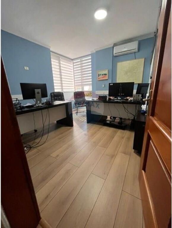 Apartament - Për Qira - Rruga Abdi Toptani, Tiranë