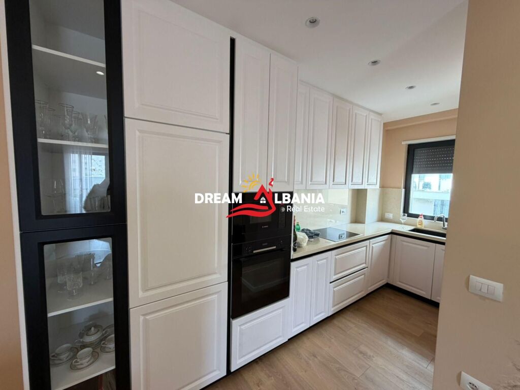 Super apartment 2+1+2 and garage included on Durresit street near Colosseo (ID 41212201)