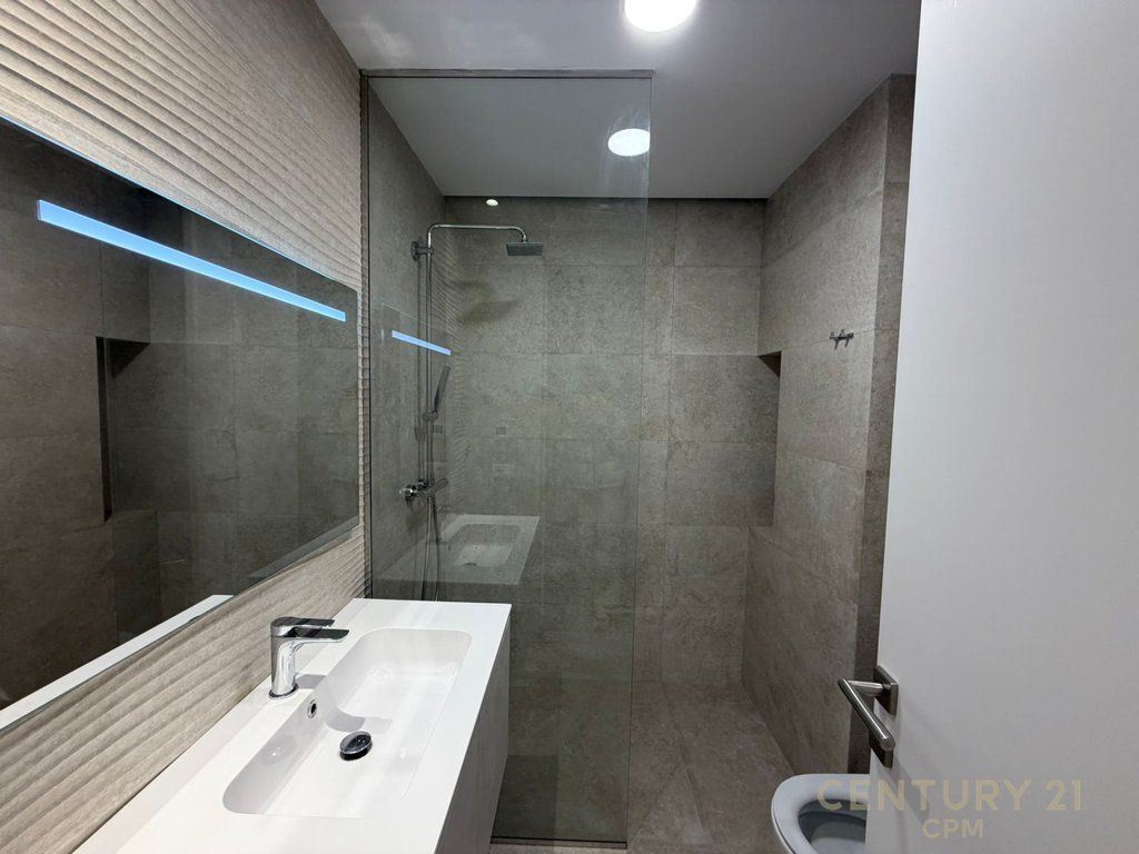 Modern villas for rent at the Tuscany residence