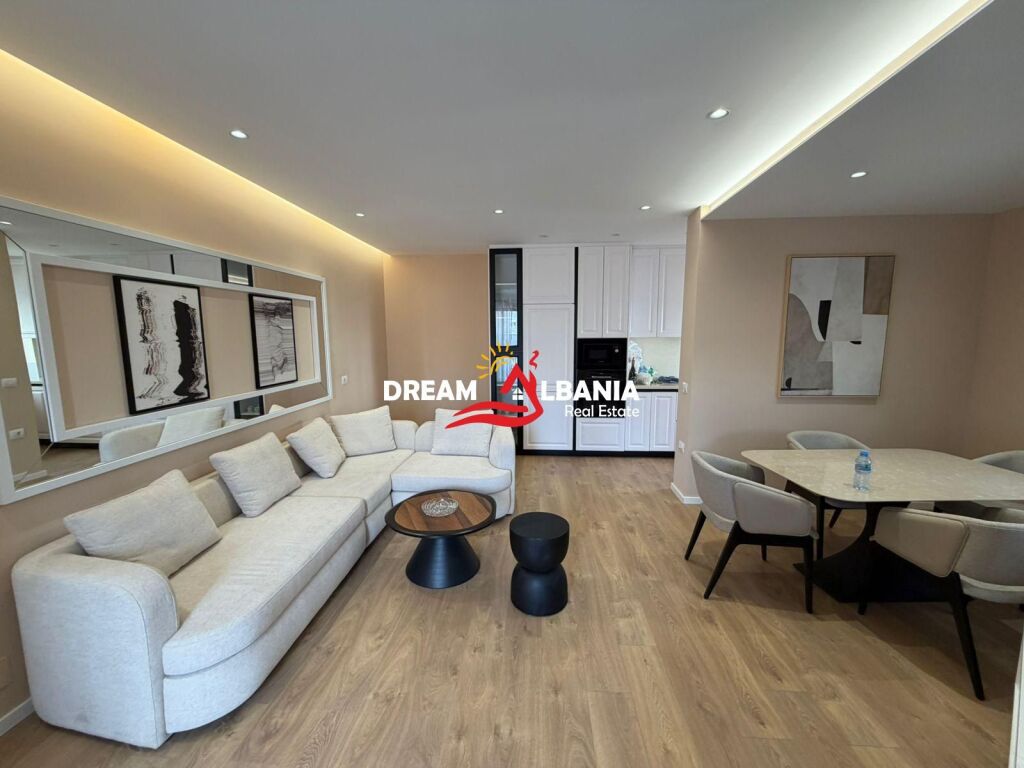 Super apartment 2+1+2 and garage included on Durresit street near Colosseo (ID 41212201)
