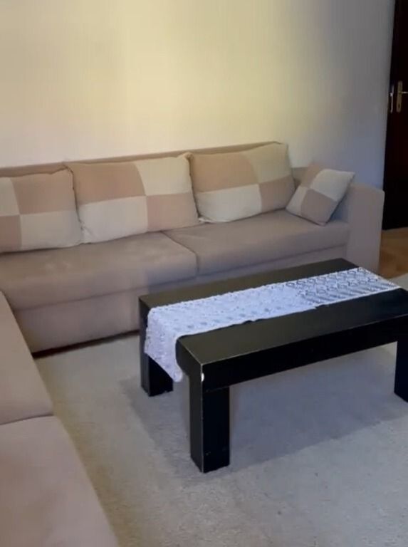 Selitë e vogël (near the food market) - Apartment 2+1 for rent !
