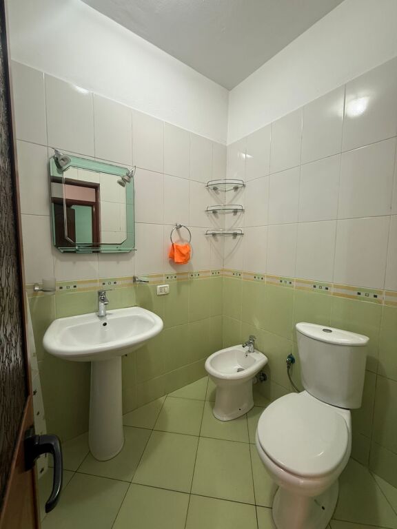 Apartament 2+1, Astir!