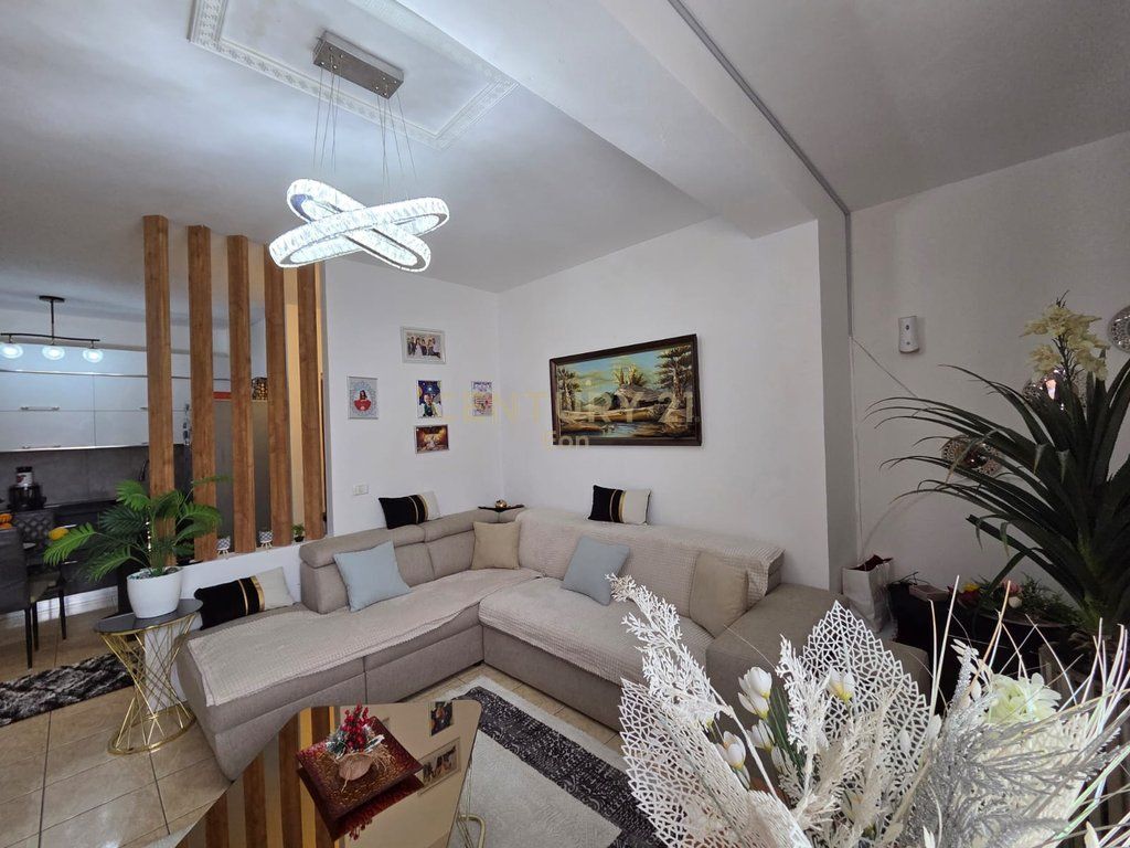 APARTMENT 1+1 FOR SALE NEAR THE VILA SE ZOGUT !