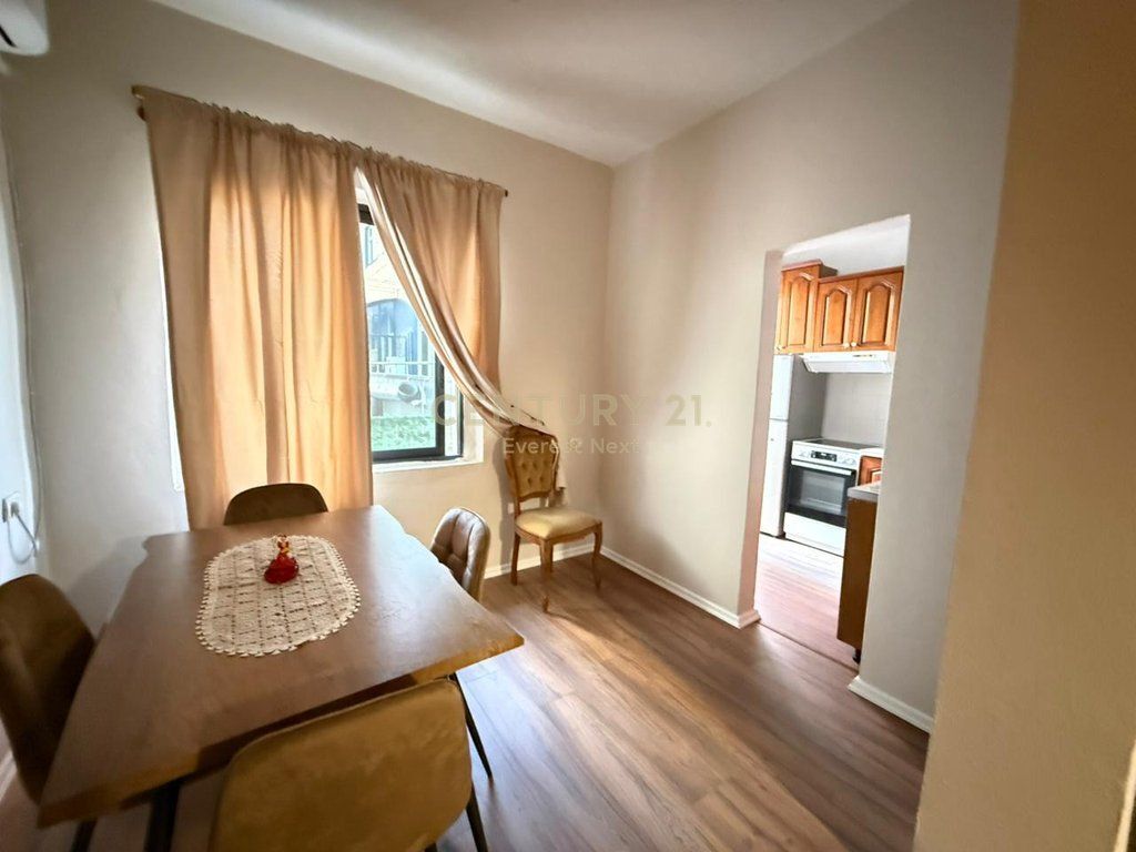 Jepet me Qira Apartament 1+1 (Ish Blloku)