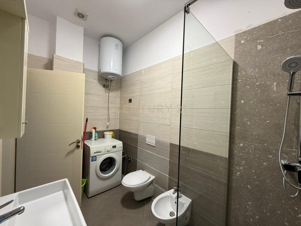 Affittasi appartamento 2+1+2 a Eleonore Kodra Diellit 750 € /Mese Sup. Totale  102m2