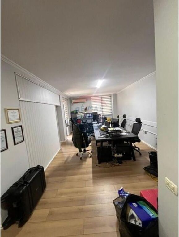 Apartament - Për Qira - Rruga Abdi Toptani, Tiranë