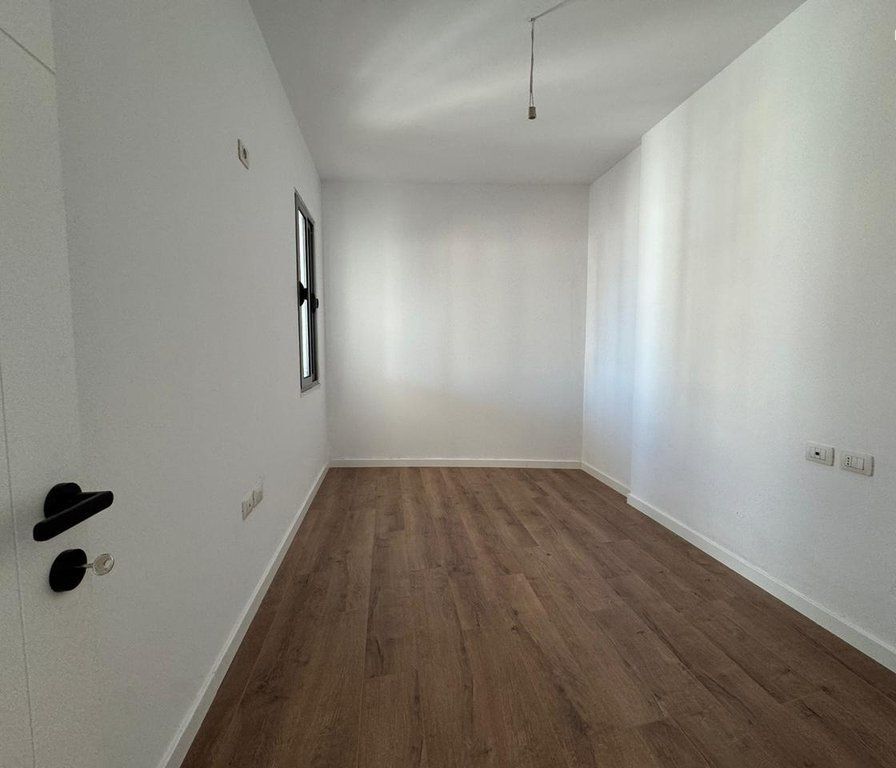 Shitet apartament 3+1 ne Astir me cmim okazion 850 euro/m²