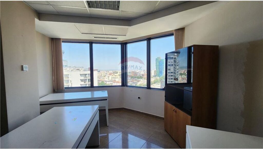 Office - For Rent - Mother Teresa Square, Tirana