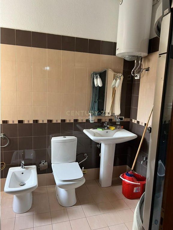 2+1 Apartment for Rent near Petro Nini Luarasi High School, New Tirana