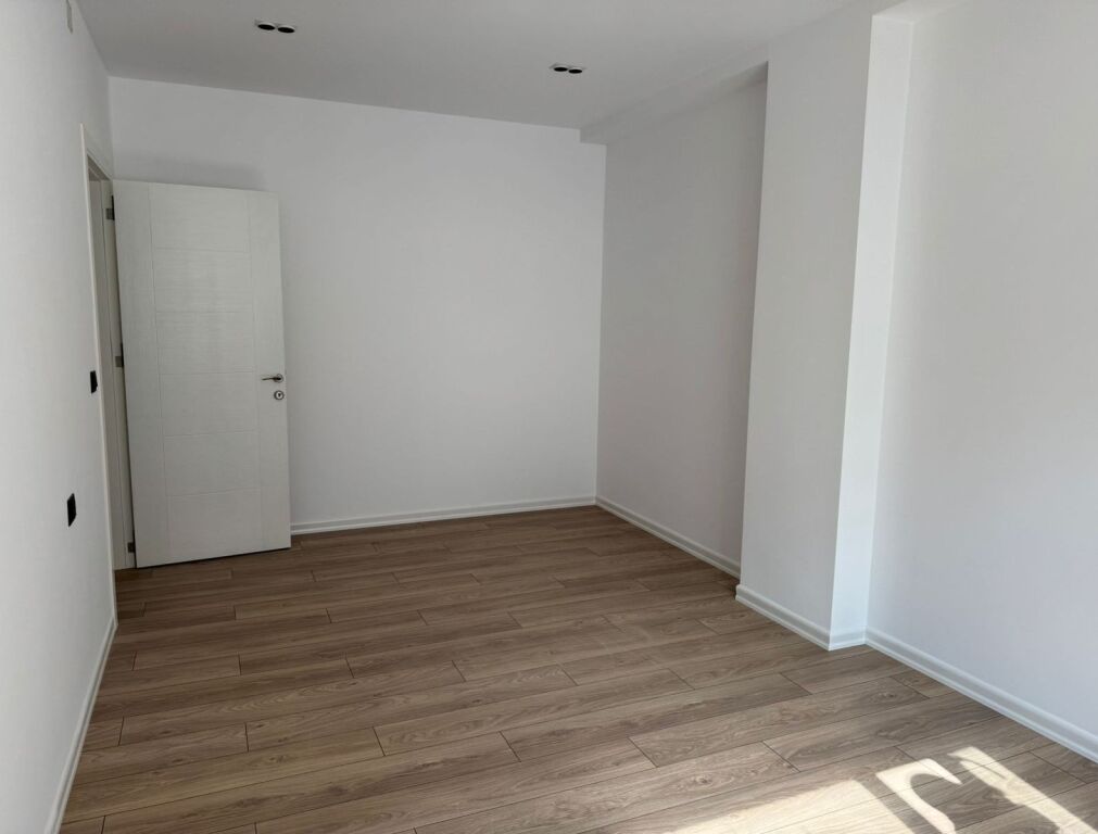 In vendita 2+1 vicino all'hotel Gaxherrit Qsarak