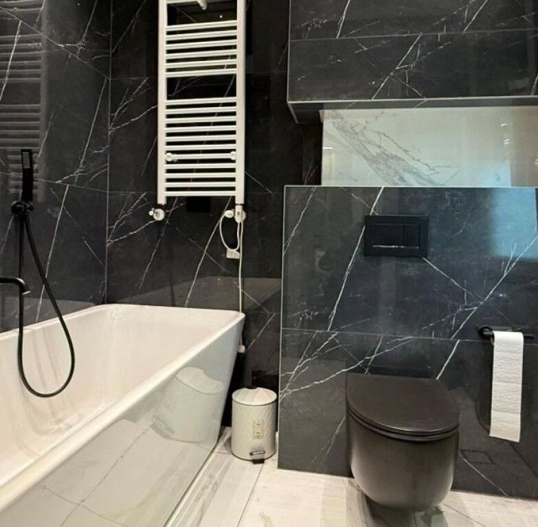 Apartament Luksoz 2+1 me Qira te Liqeni i Tiranës!