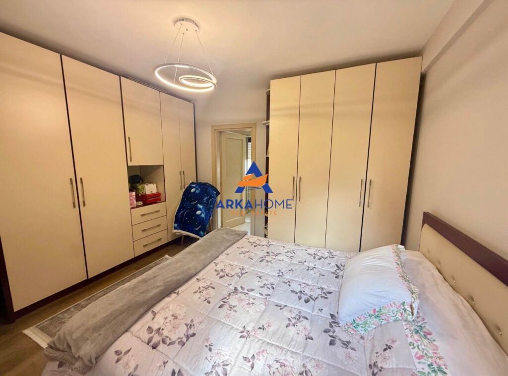SHITET APARTAMENT 3+1+VERANDË "TE KOPSHTI BOTANIK" 335.000 EURO