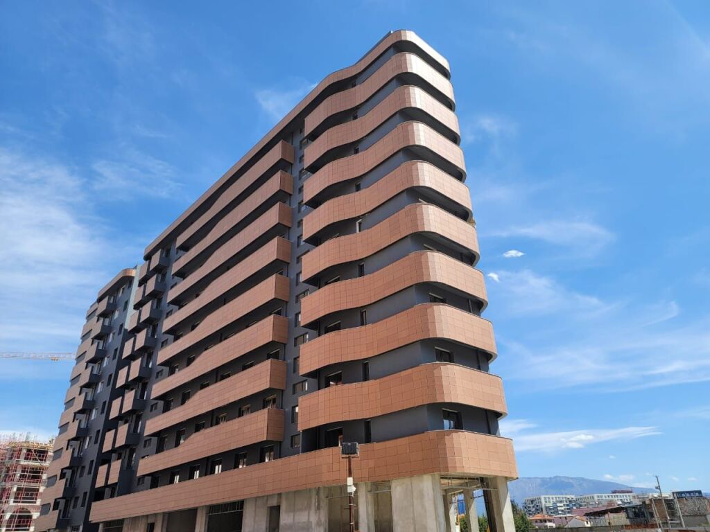 🏡 Shitet Apartament 2+1+2 – Kompleksi Oasis  ish-Fusha e Aviacionit